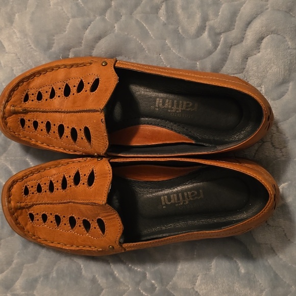 Umberto Raffini Women's Brown Loafers EUC Size 37 (US 6.5) - Picture 2 of 9